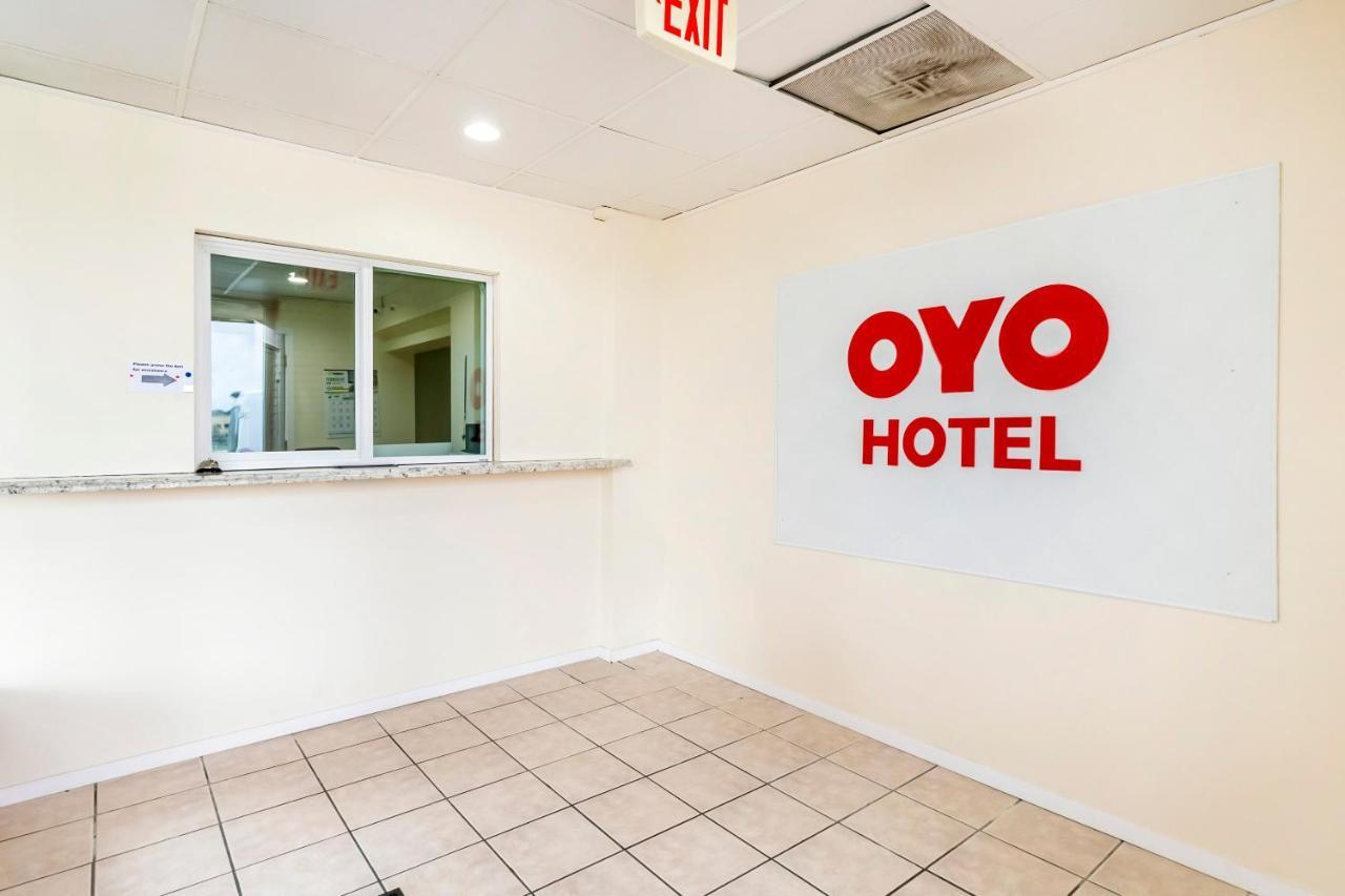 Oyo Hotel San Antonio Lackland Afb Seaworld Hwy 90 W エクステリア 写真